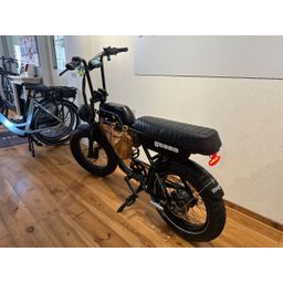 Agm GT250 Zwart Matt 2022 (F.11800)