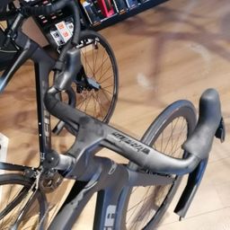 Sensa Giulia Evo Integrale Matt Black 105 Di2 55cm Matt Black + Hologram 55cm 2026 (2200131403758)