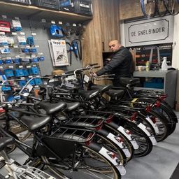 't Mannetje U4 Dames geel (F.1412)