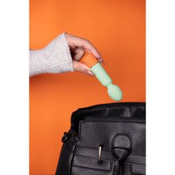 Loveline by shots Geribbelde Mini Vibrator met USB Oplader - Lente Salie (8714273049360)