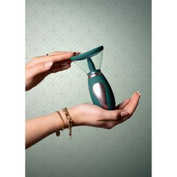 Pumped by shots Enhance - Oplaadbare Vulva- en Borstpomp - Bosgroen (8714273054777)