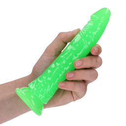 Realrock by shots Slank Realistisch Dildo met Zuignap - Glow in the Dark - 7'' / 18 cm (8714273493873)