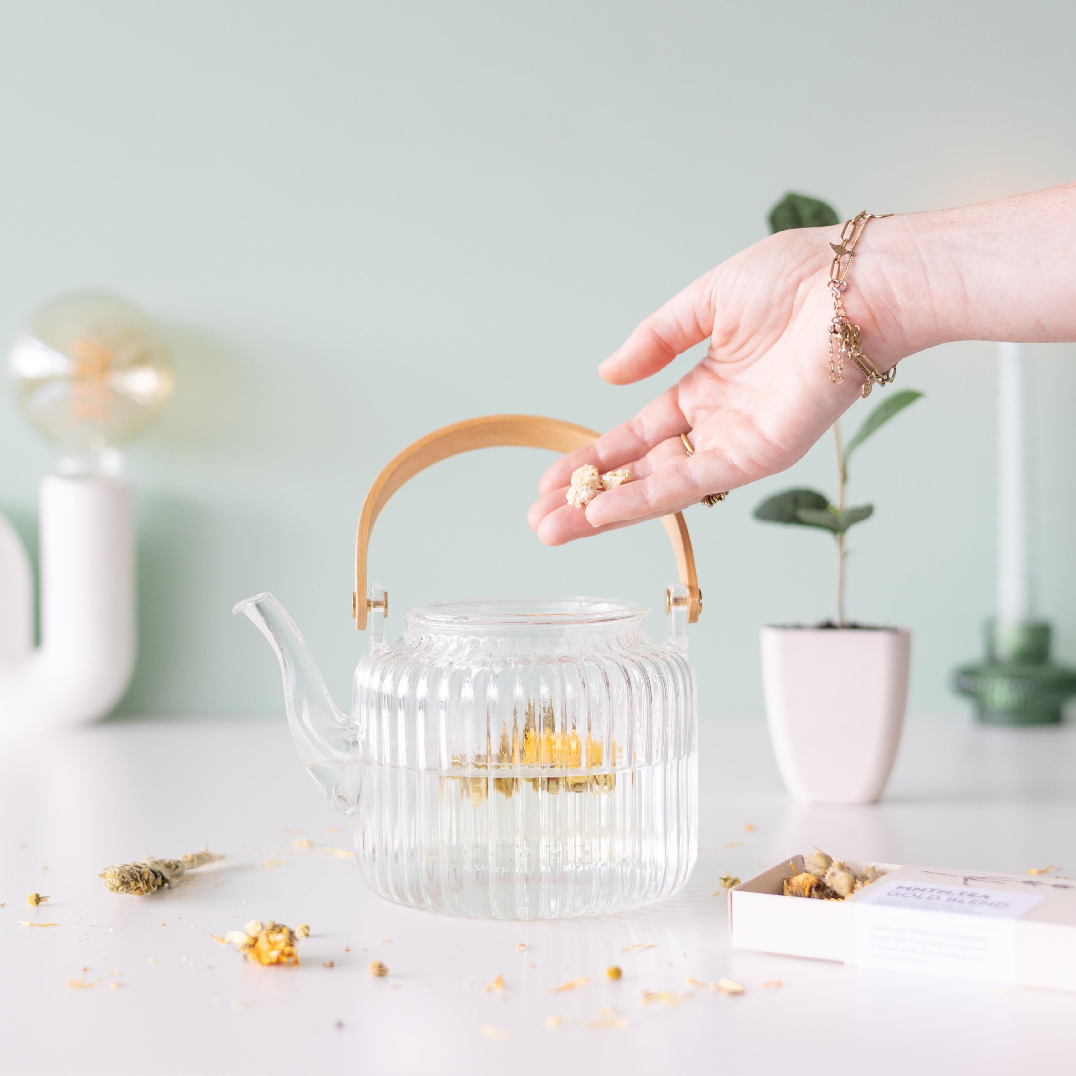 Tea break - Gold Blend thee én theeboom stekje (6096105474499)