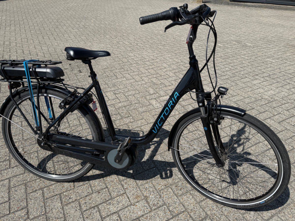 VICTORIA e- Trekking 5.7 Deep Black/blue 56cm L 2021 (4251507928434)