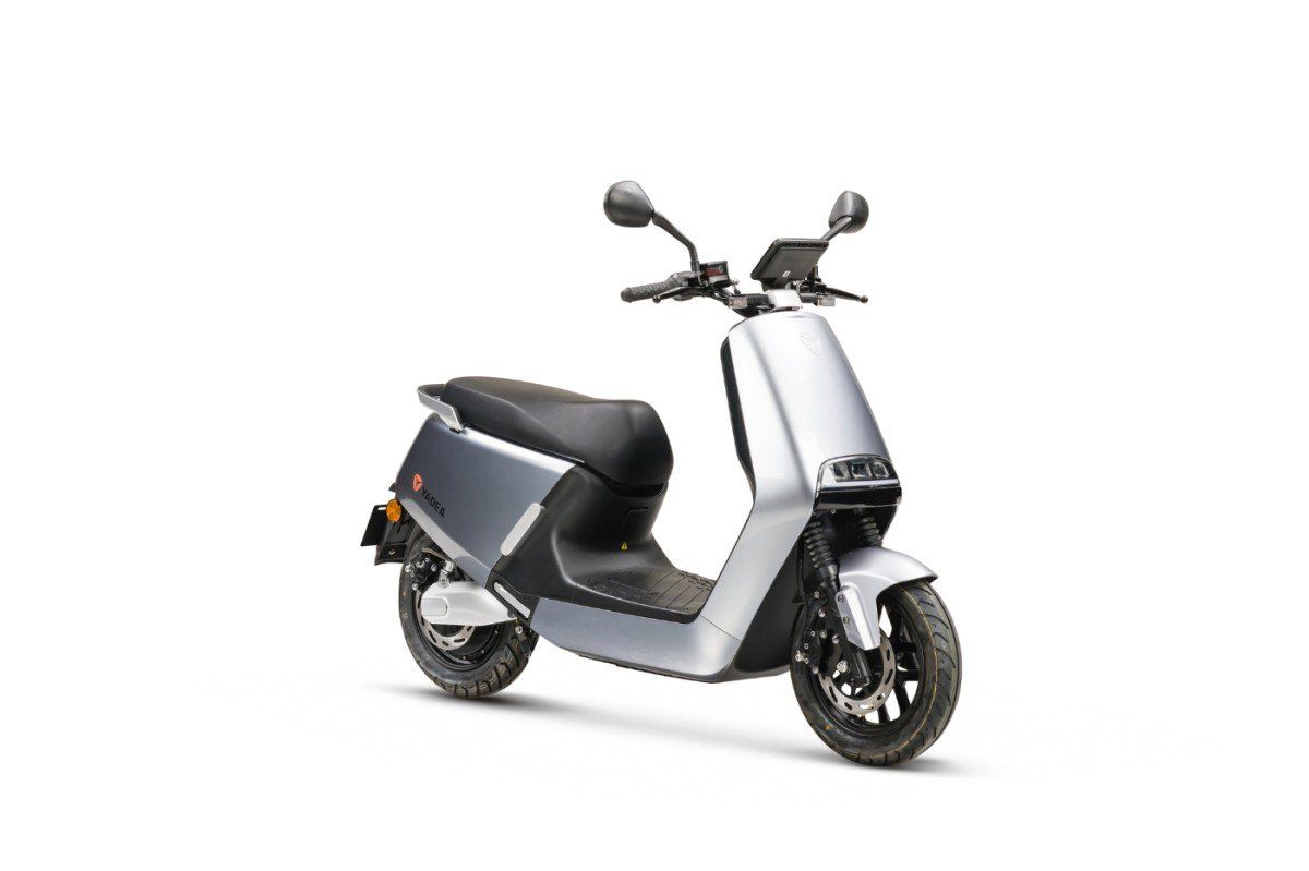 Yadea G5 ( Pas 398 km gelopen !) Elektrisch Zilver 2025 (F.100666)