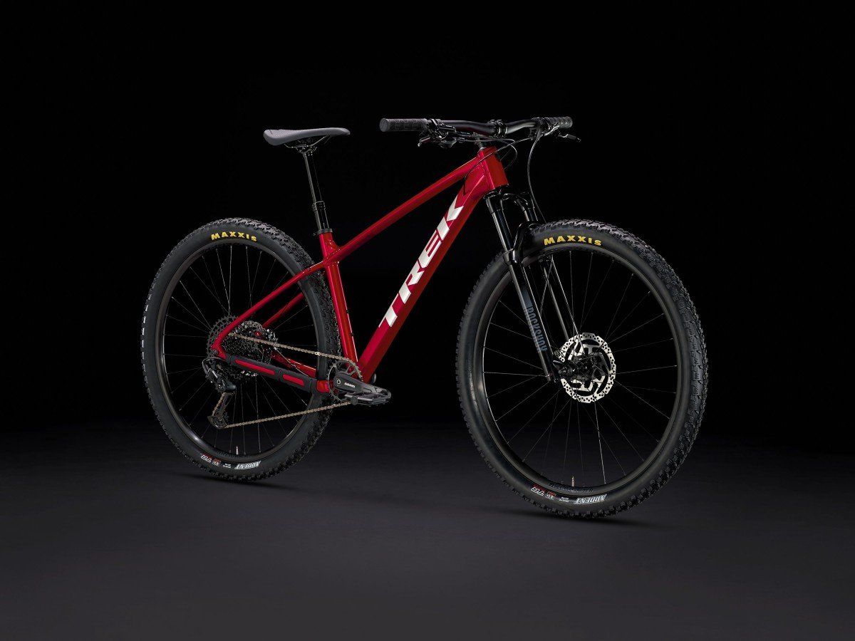 TREK Marlin 8 gen 3 M Crimson M 42cm M 2023 (0601842864418)