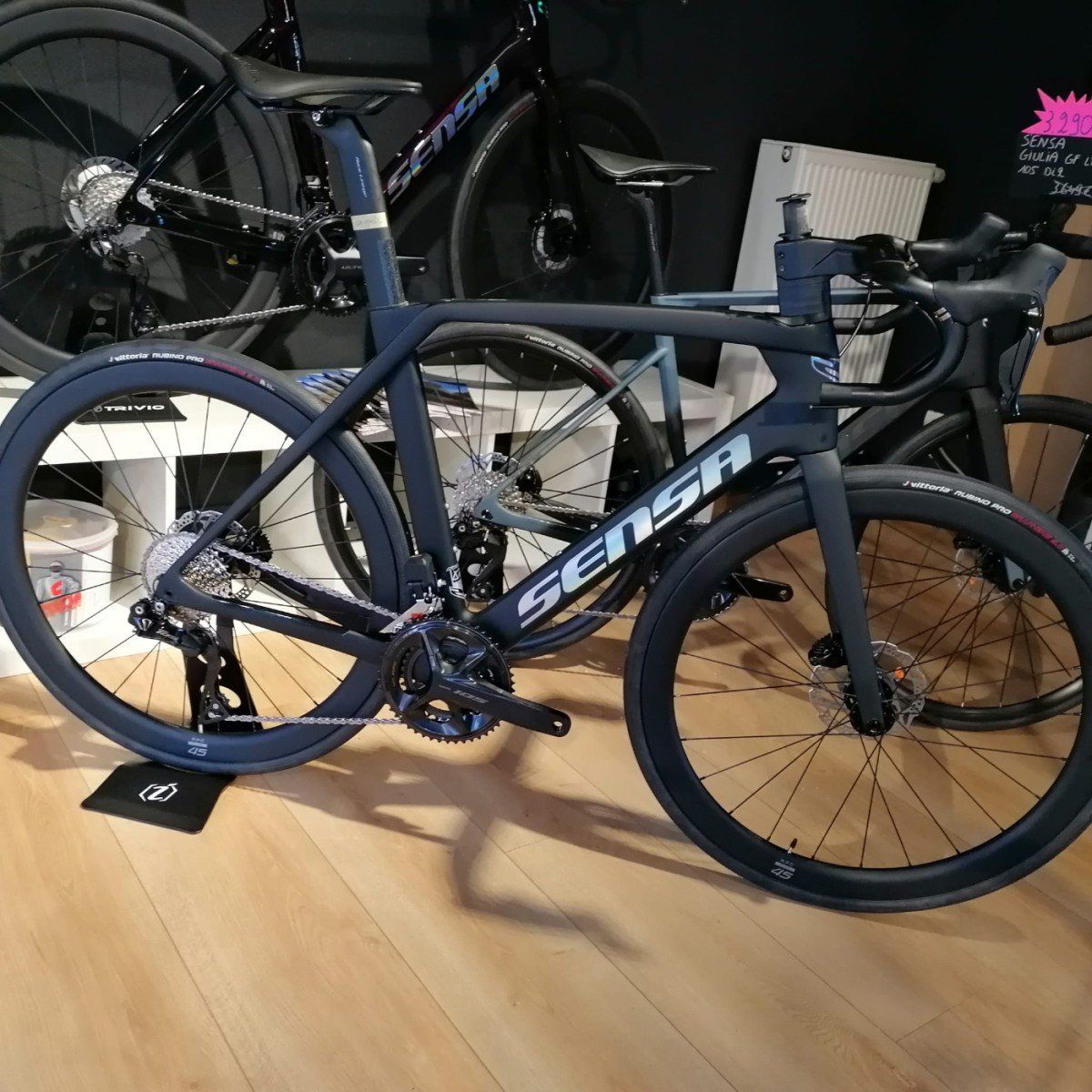 Sensa Giulia Evo Integrale Matt Black 105 Di2 55cm Matt Black + Hologram 55cm 2026 (2200131403758)