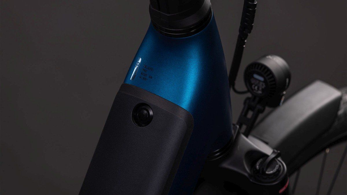 Cube supreme hybrid deluxe pro 600 electricblue/chrome lageinstap electricblue/chrome ee54 ee54 2026 (4054571499707)