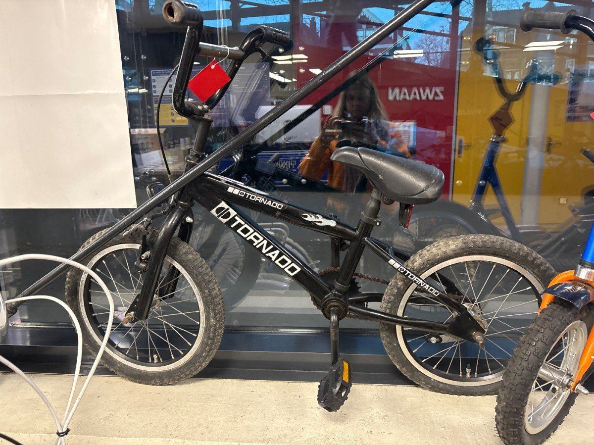 Tornado Tornado Mixed Zwart 22cm (F.27960)