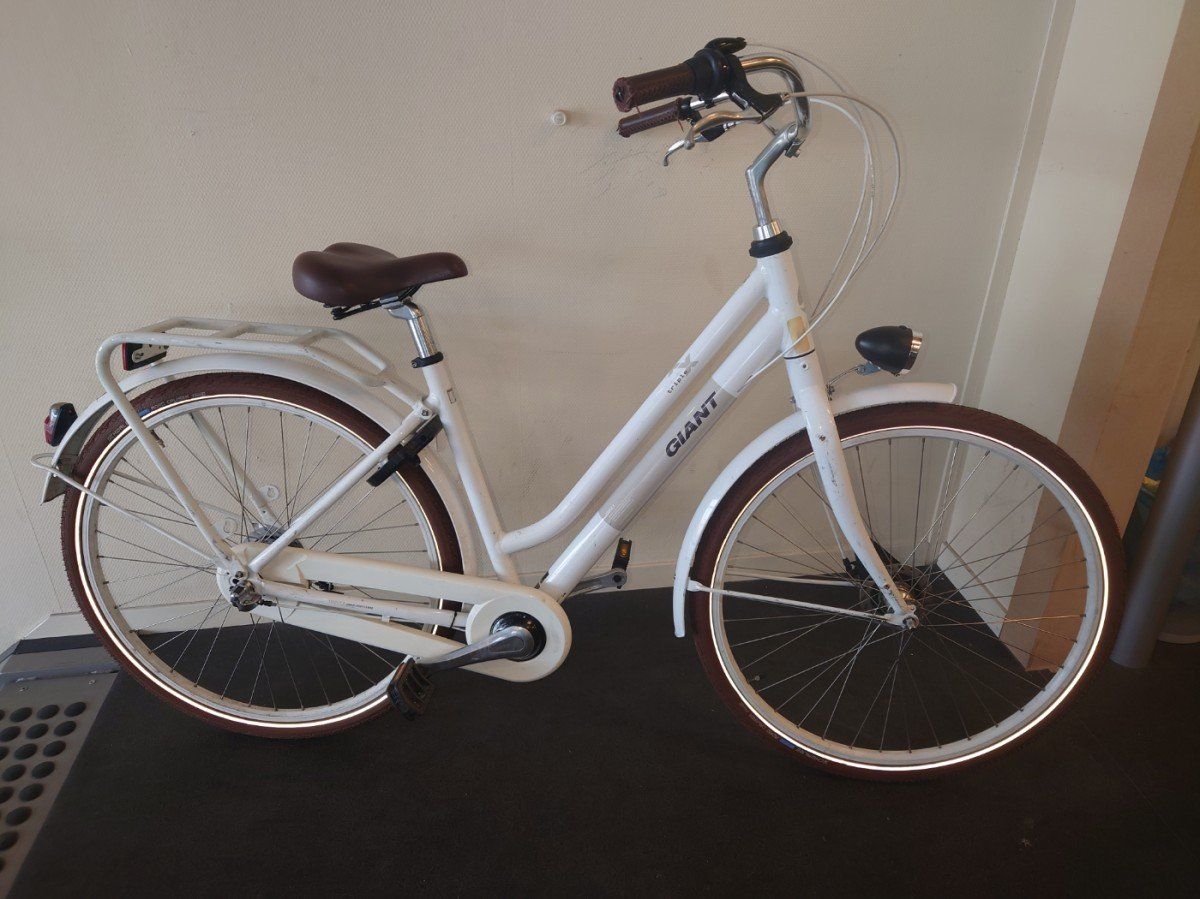 Giant Triple X Dames wit m 2016 (F.21724)