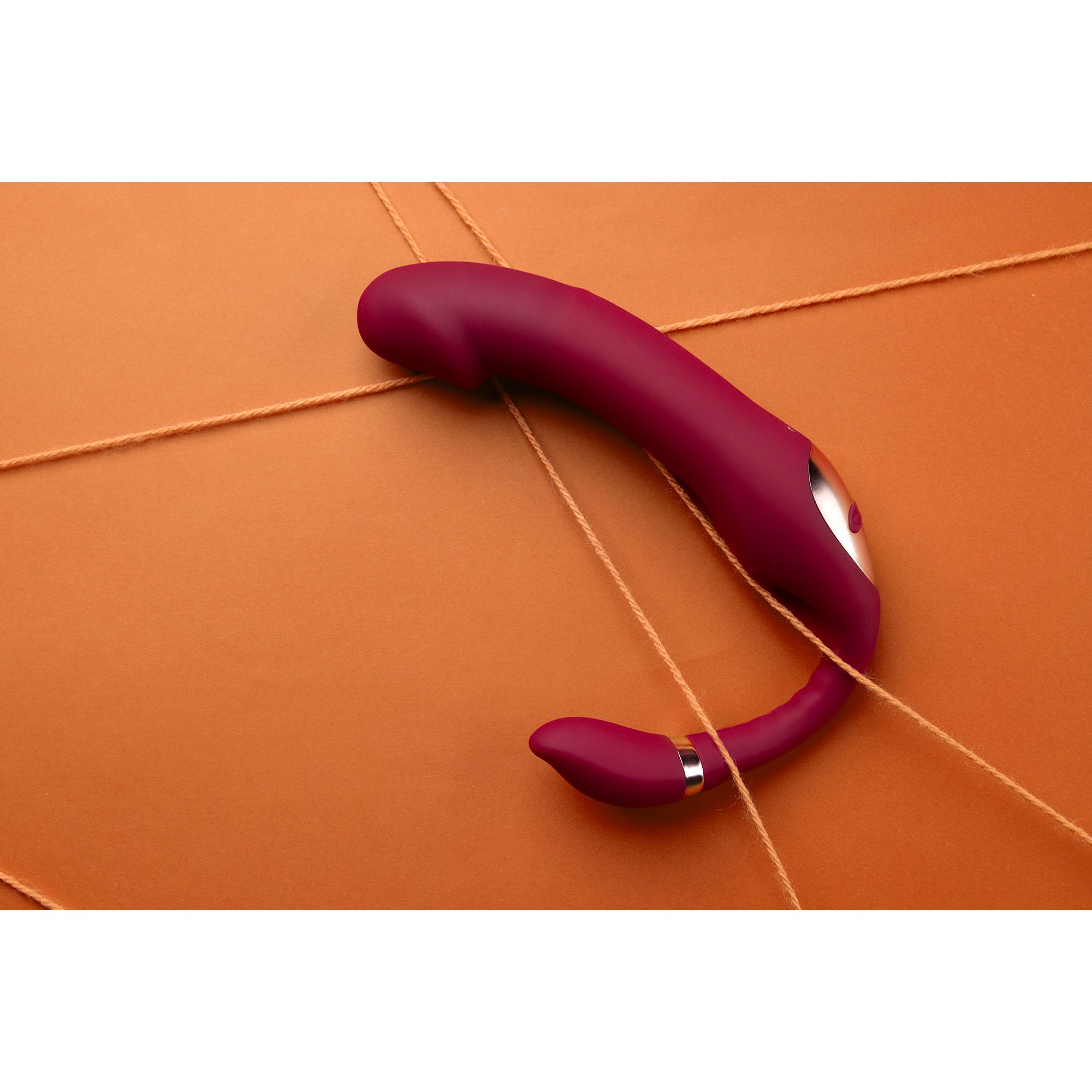 Loveline by shots Buigbare Vibrerende Strapless Strap-on - Merlot Druif (8714273048868)