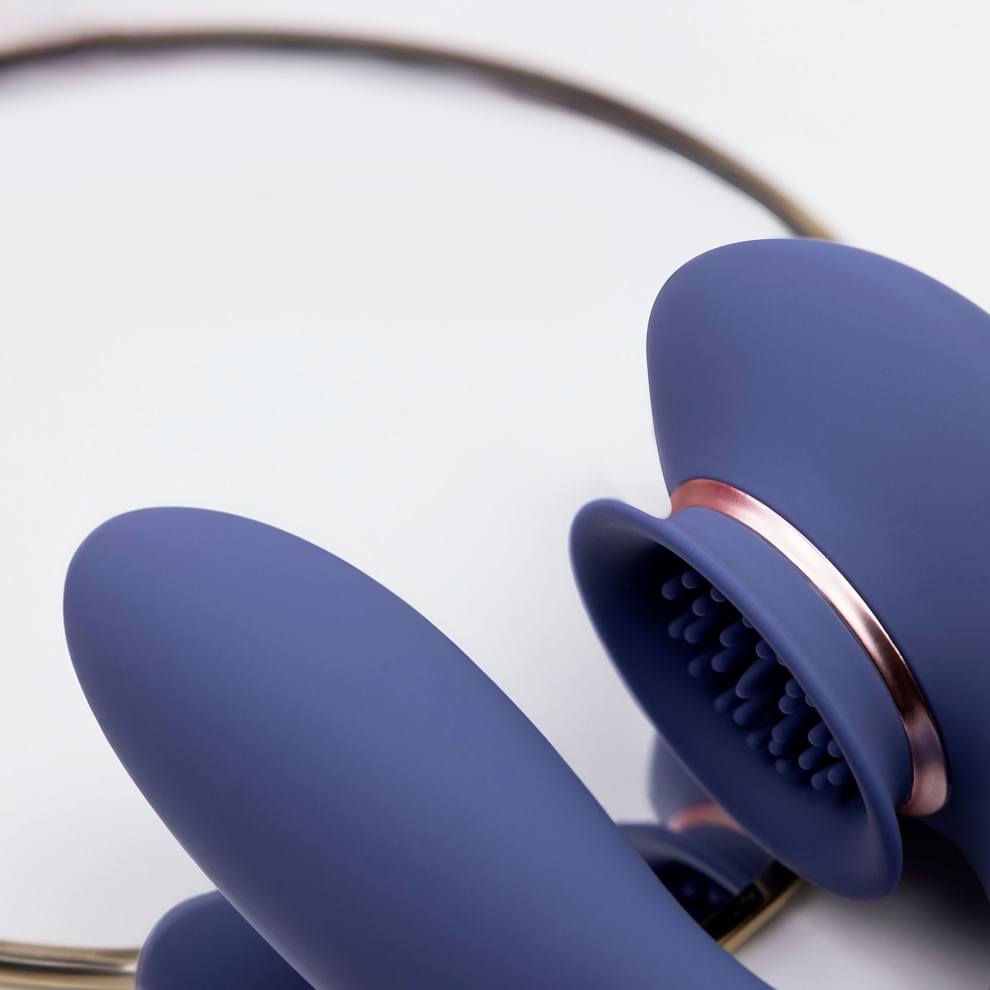 Innovation by shots Twitch 3 - Oplaadbare Vibrator en Suction - Blauw/Grijs (8714273054975)