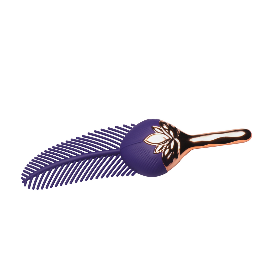 Xr brands De Tickler - Vibrerende Silicone Veer Tickler - Paars/Goud (848518058775)