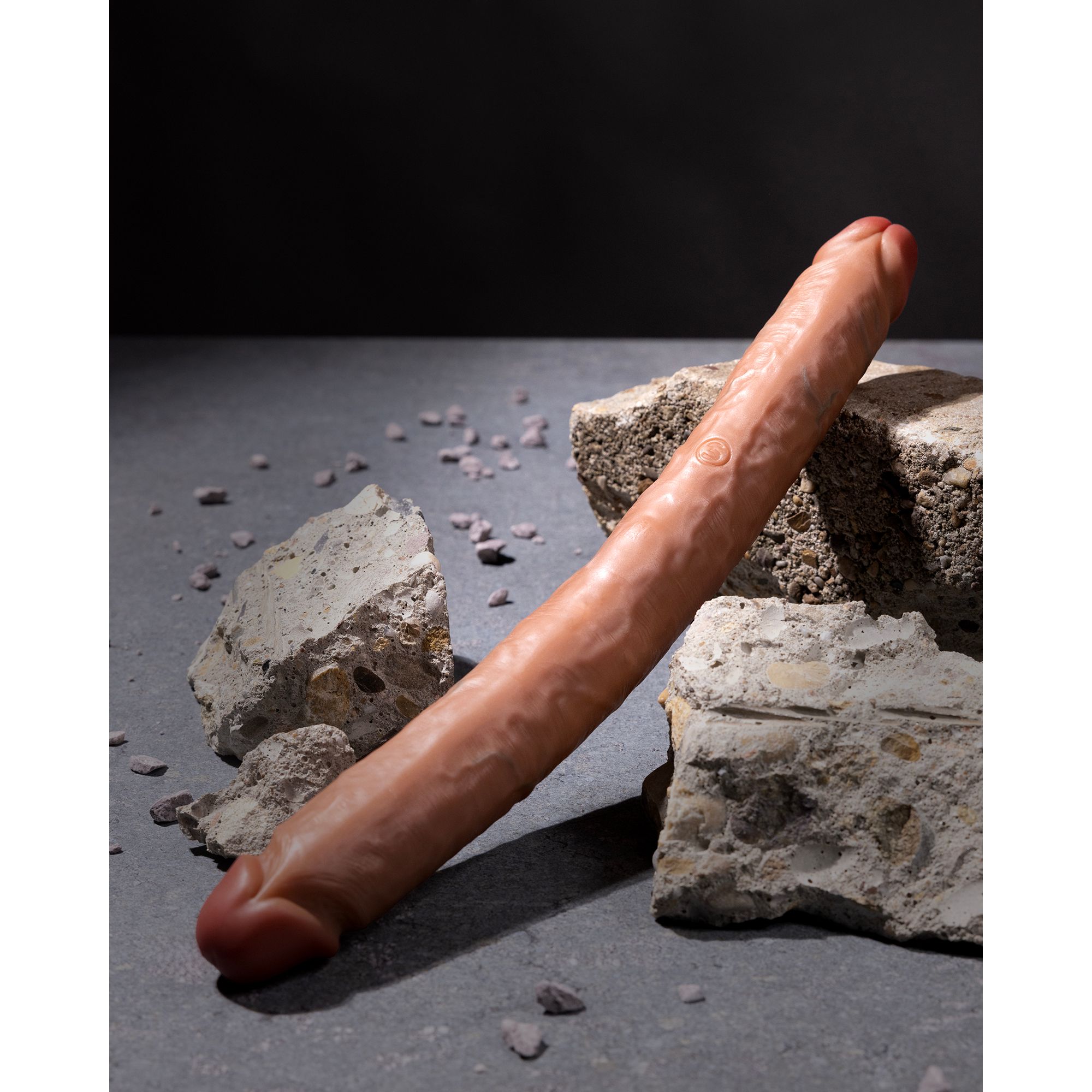 Realrock by shots Slim Double Ended Dong 14 / 35,6 cm - Tan (8714273505651)