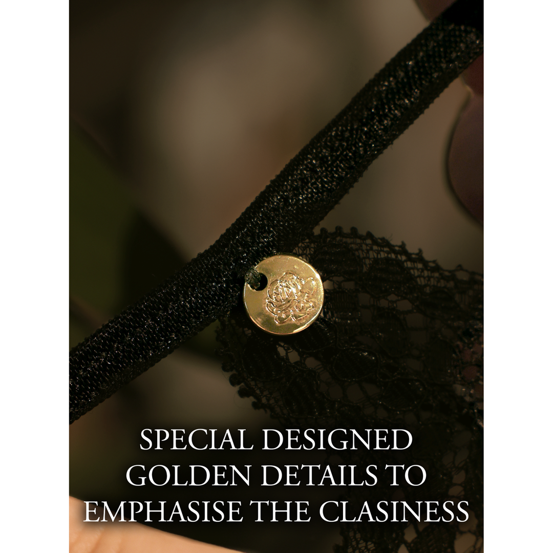 Le désir by shots Zoé - Elastische Kant Slip met Rugvetering en Gouden Details - One Size (7423522598511)
