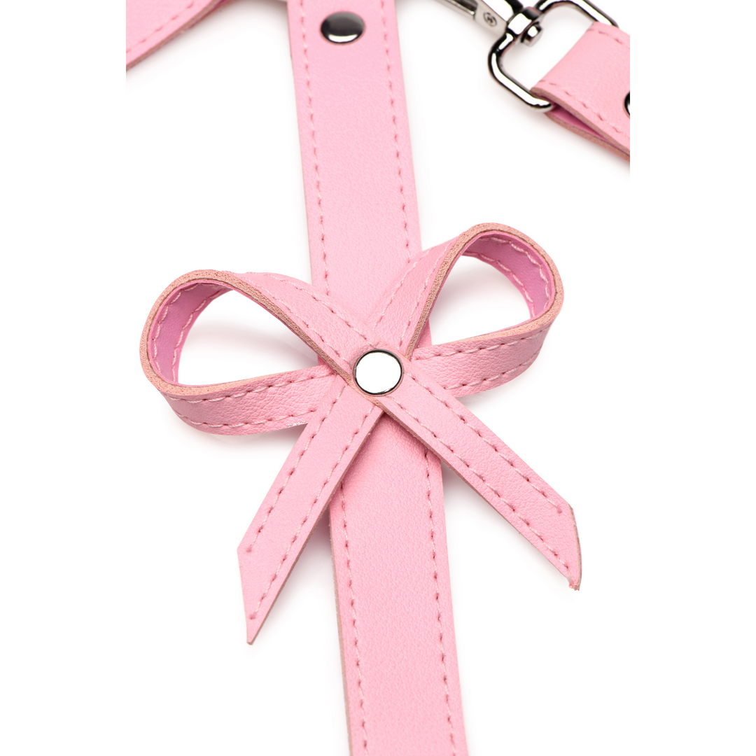 Xr brands Bondage Harness met Strikjes - XL/2XL - Roze (848518049445)