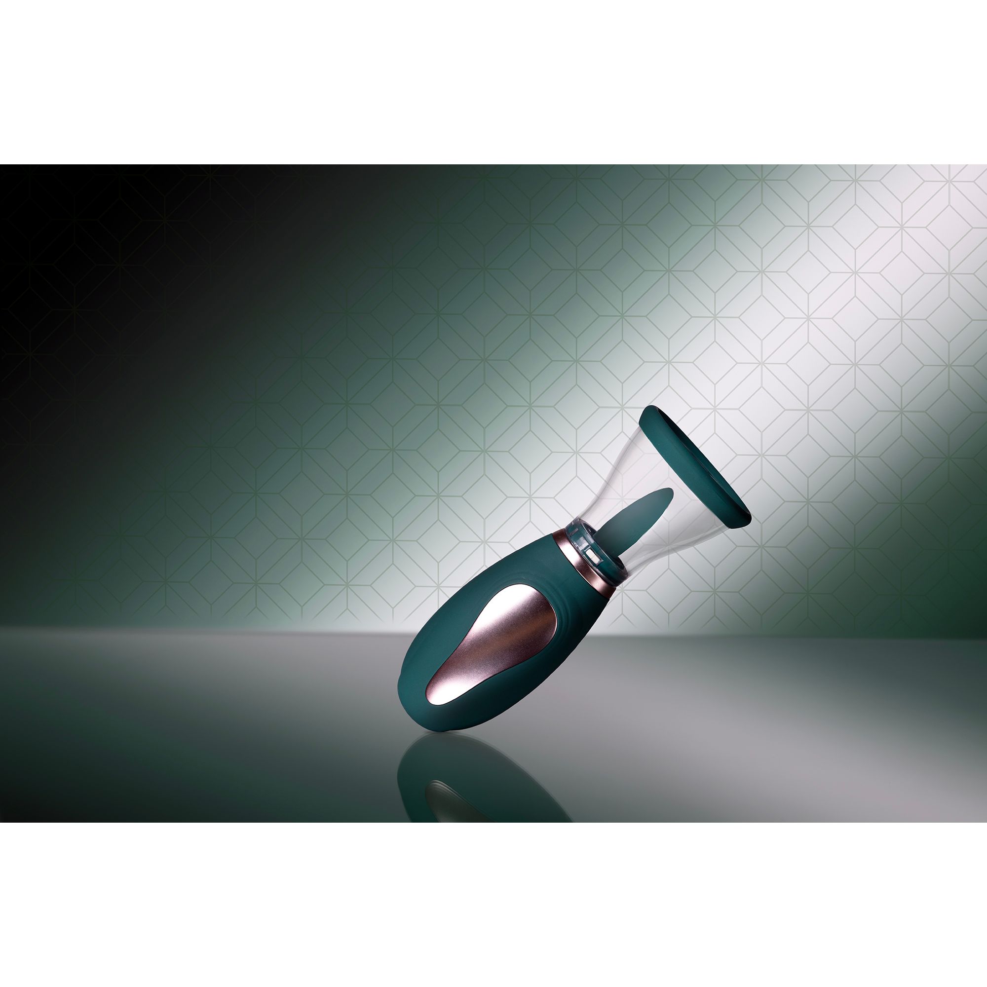 Pumped by shots Enhance - Oplaadbare Vulva- en Borstpomp - Bosgroen (8714273054777)