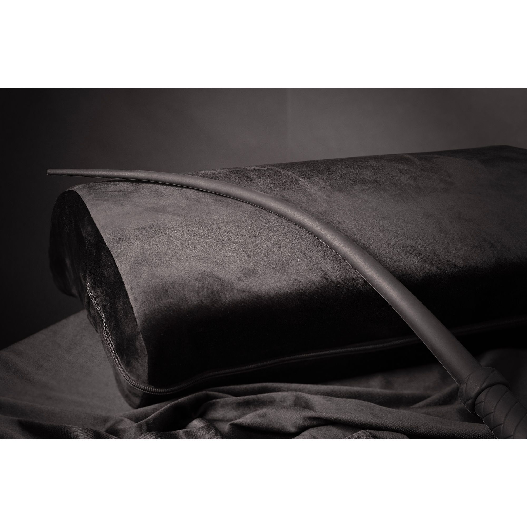 Ouch! by shots Silicone Staartzweep - Zwart (8714273048271)