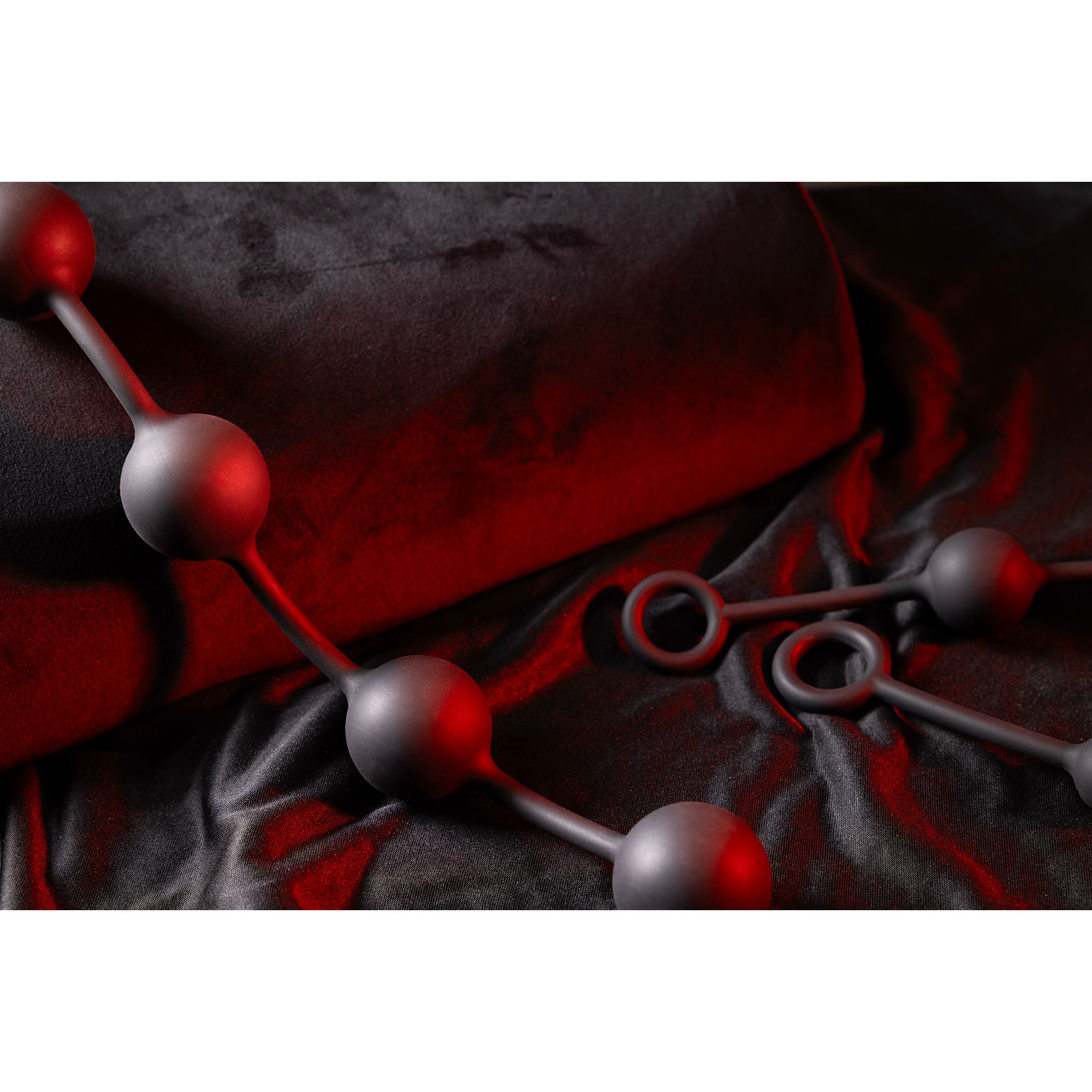 Ouch! by shots Siliconen Anale Ballen - Klein - Zwart (8714273048134)